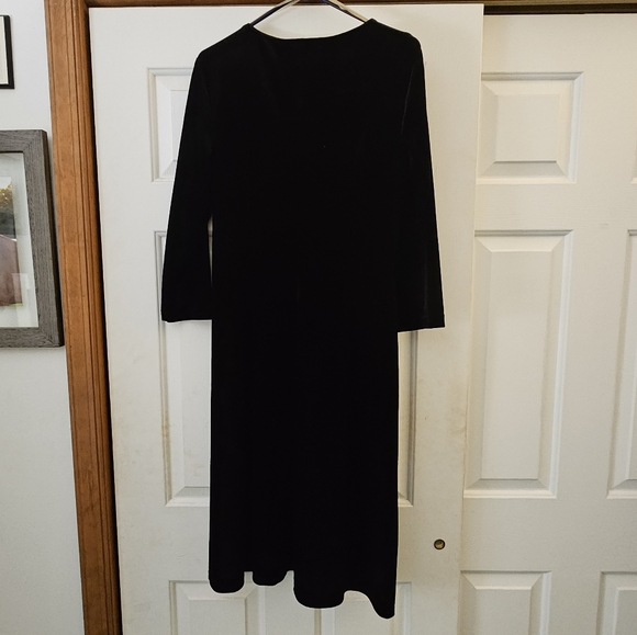 Connected Apparel Black velvet gown 14 - Picture 5 of 5